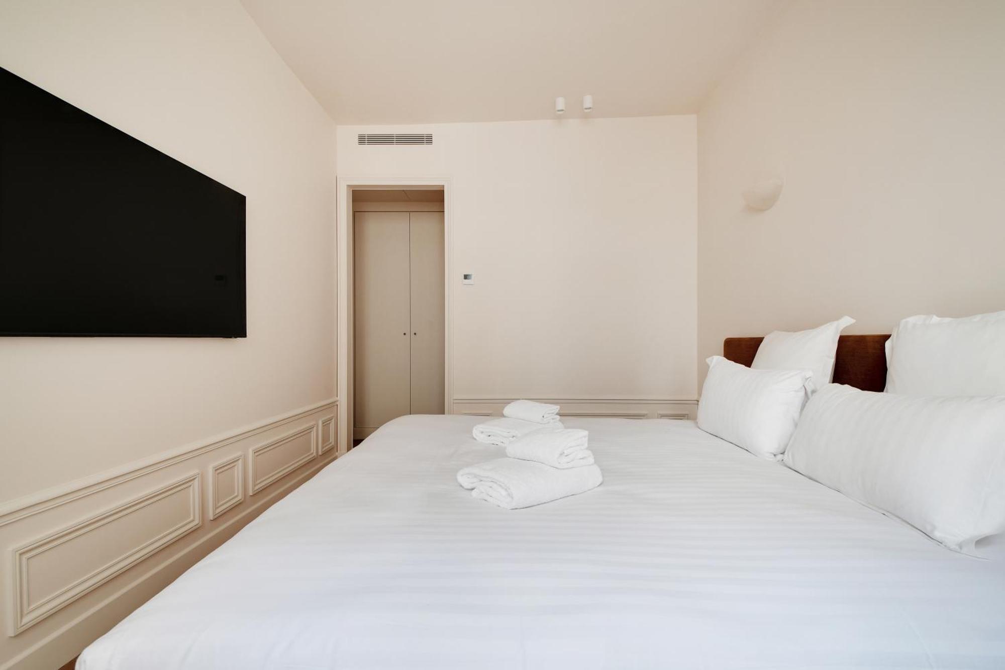 Pick A Flat'S Apartements With Services In Louvre - Rue Des Halles Paris Bagian luar foto