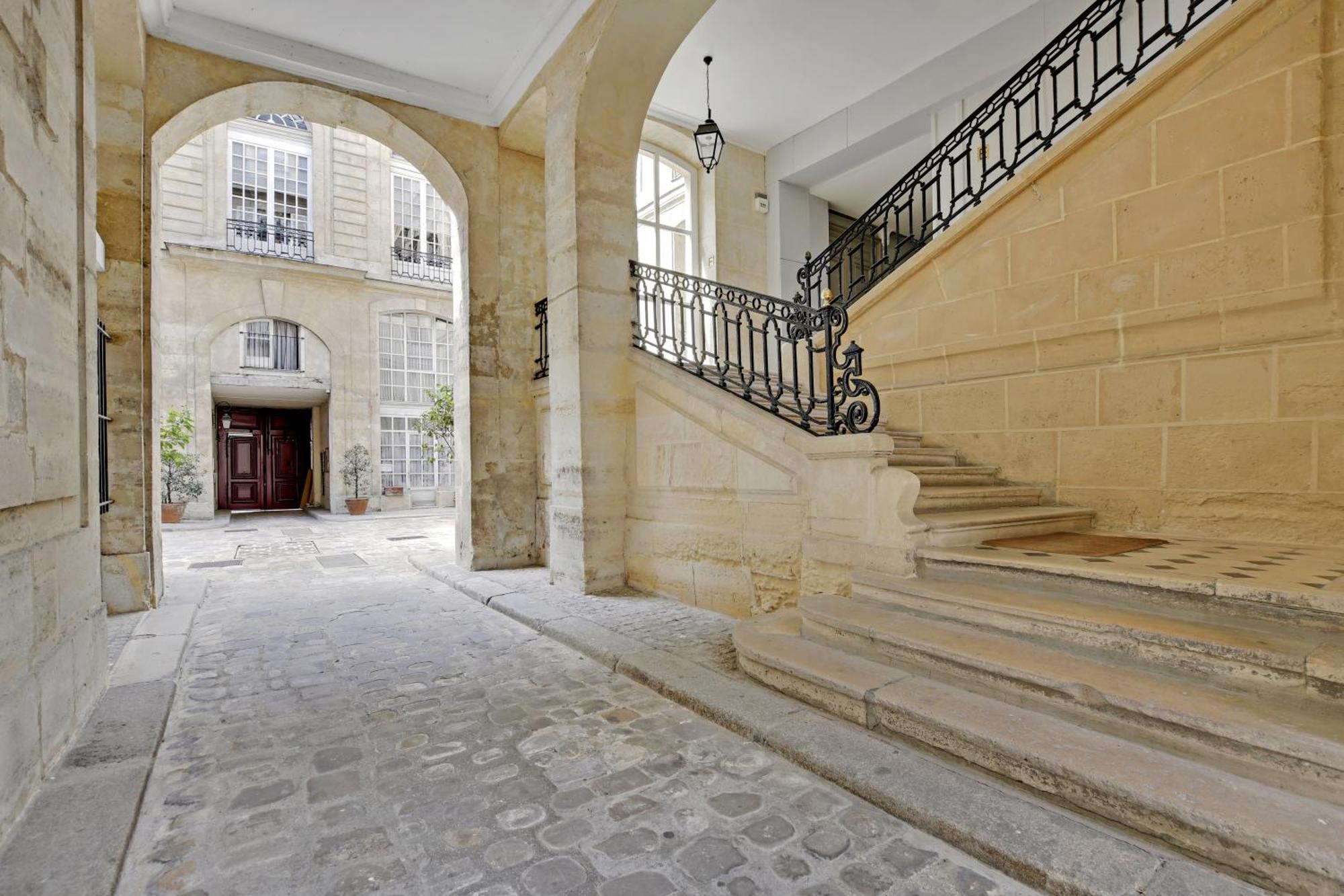 Pick A Flat'S Apartements With Services In Louvre - Rue Des Halles Paris Bagian luar foto