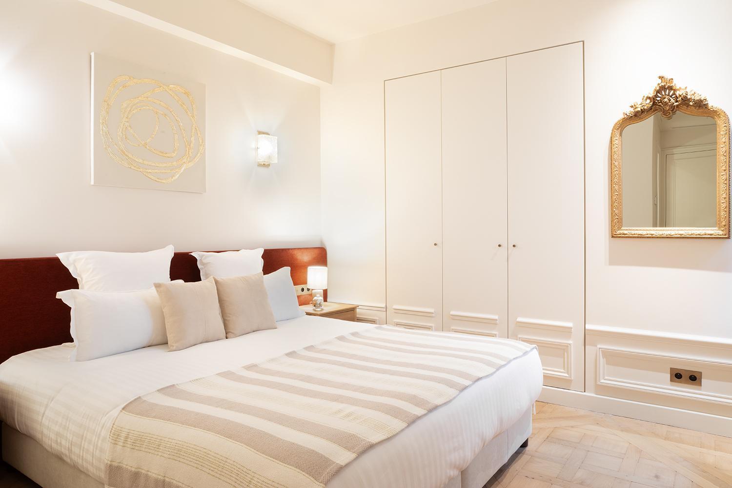 Pick A Flat'S Apartements With Services In Louvre - Rue Des Halles Paris Bagian luar foto